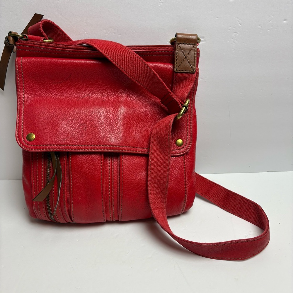 Fossil Red Leather Crossbody Bag with Exterior Pockets Y2K